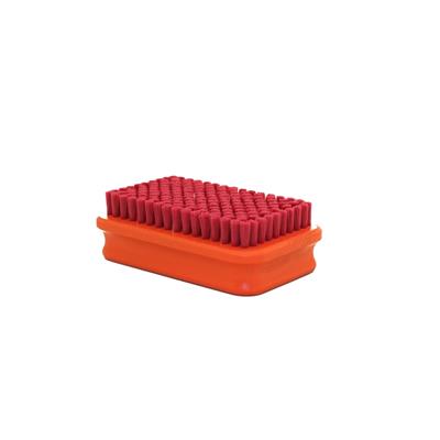 SWIX RECTANGULAR FINE RED NYLON BRUSH